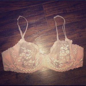 Victoria’s Secret angel collection lace bra 38C
